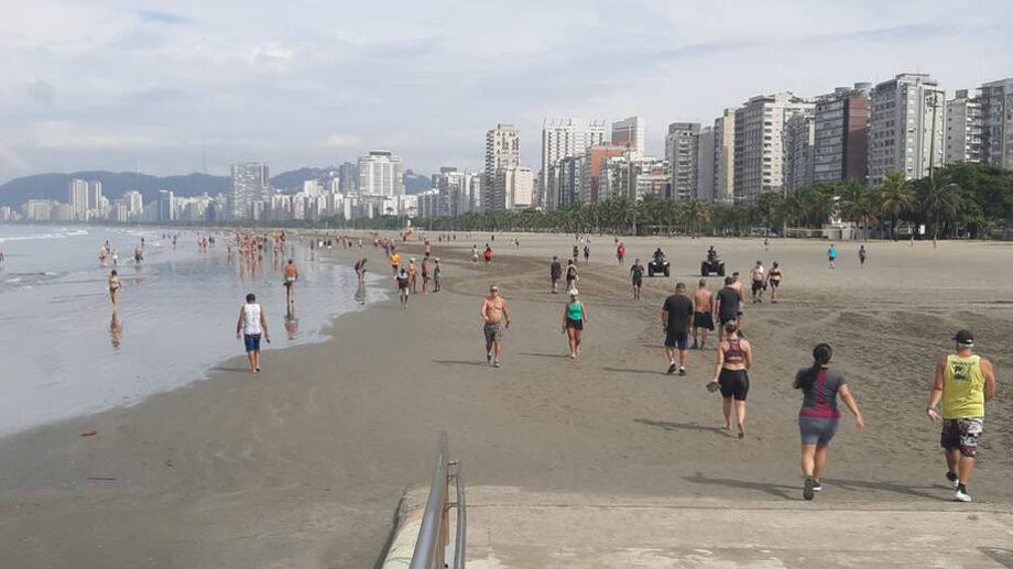 Praia em Santos (SP); laudêmio é taxa cobrada normalmente em terrenos da União (como aqueles localizados na costa do País), da Igreja Católica e que pertenciam a família imperial brasileira