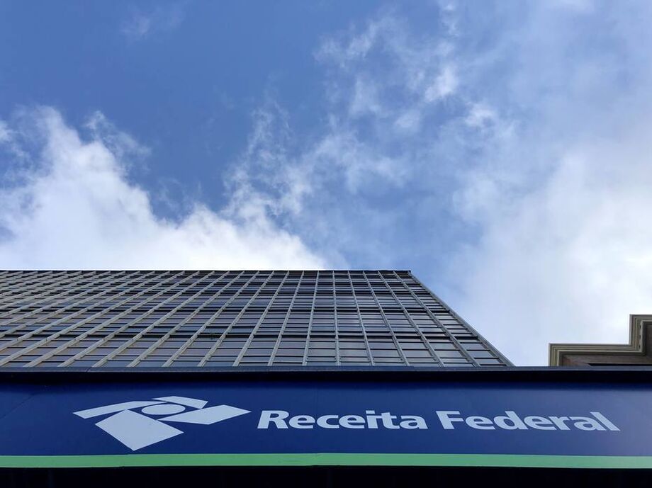 Receita Federal; órgão paga segundo lote de restituições do Imposto de Renda 2022 nesta quinta-feira