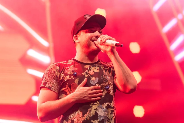 Wesley Safadão foi diagnosticado com hérnia discal e teve de ser afastado temporariamente dos palcos