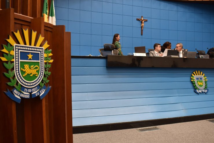 Matéria de autoria do Executivo foi lida durante a sessão plenária mista desta quarta-feira
