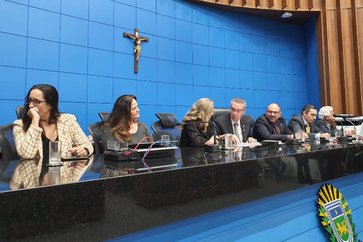Propositor da sessão solene, deputado Paulo Corrêa presidiu o evento, que contou com a presença de autoridades de diversas áreas