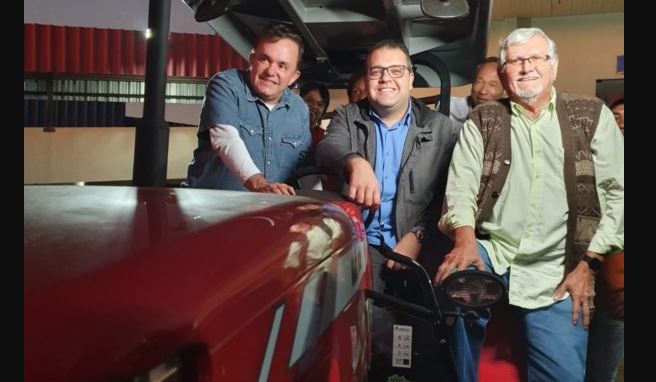 O deputado federal Vander Loubet, o prefeito de Dourados Alan Guedes e o pré-candidato a deputado estadual Zeca do PT