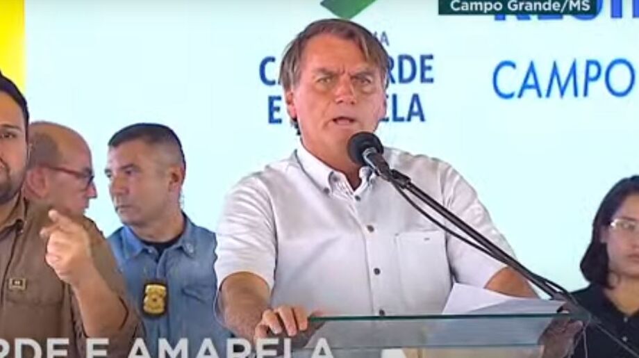 Bolsonaro discursando