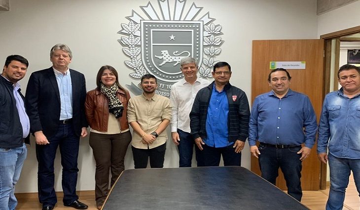 Representando o governador Reinaldo Azambuja, o secretário de Estado de Infraestrutura, Renato Marcílio, firmou a parceria.