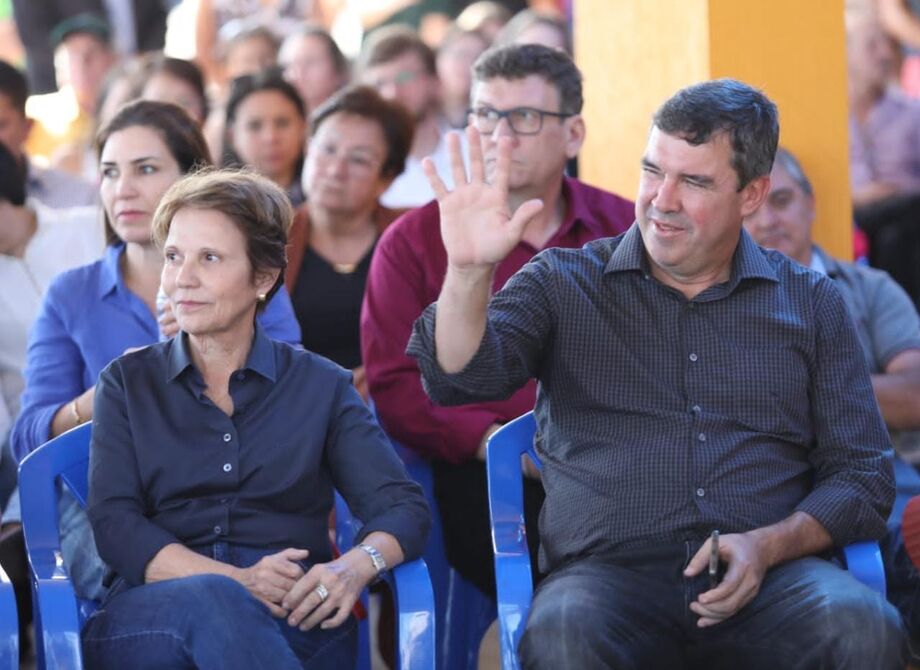 Eduardo Riedel, pré-candidato do PSDB ao governo do Estado, prestigiou, na noite a abertura oficial da 28ª edição da Exposul Exposição Agropecuária e Industrial de Chapadão do Sul. No evento, teve a oportunidade de acompanhar in loco o agropecuário da r