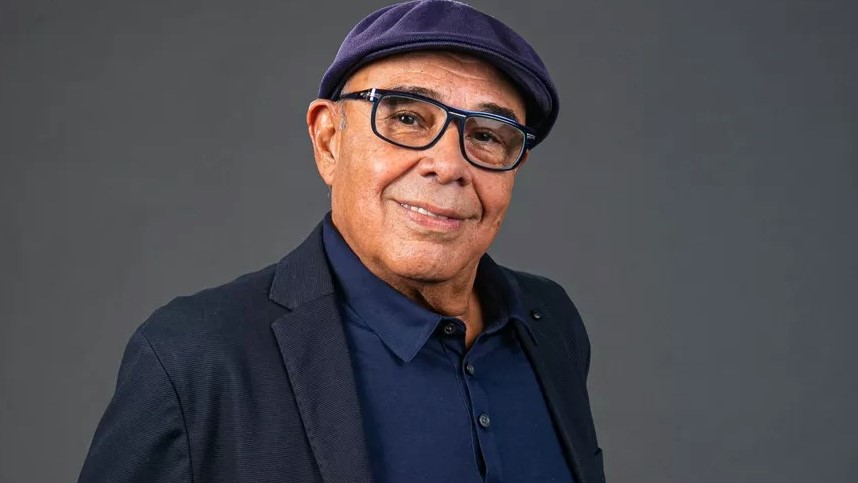 O cantor e violonista Eduardo Milan.