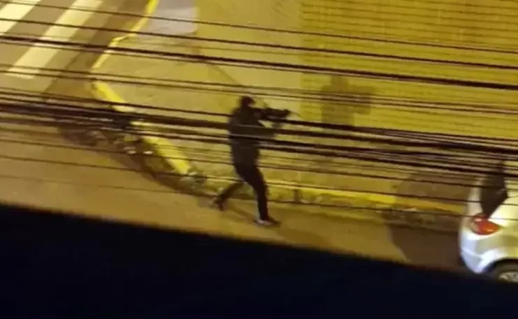 Criminosos invadiram a cidade