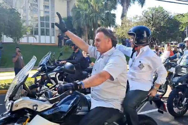 Bolsonaro e Tereza Cristina nesta manhã