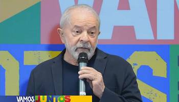 Lula volta a defender regulação dos meios de comunicação