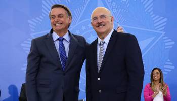 No entanto, Bolsonaro não mencionou o favorecimento de pastores na distribuição de verbas, tampouco os áudios em que o ex-ministro diz que o presidente o avisou sobre a operação