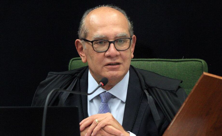 Ação da AGU é inteiramente construída com base em sete processos que levaram à condenação do ministro Gilmar Mendes.