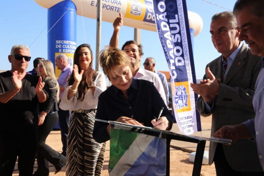 Tereza Cristina marca presença no calendário festivo de Chapadão do Sul