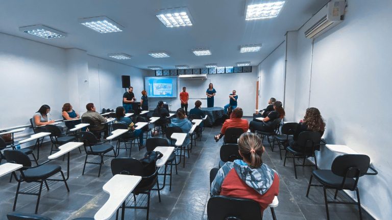 As aulas serão ministradas pela professora Iasmin Padilha, que irá aplicar dinâmicas as participantes