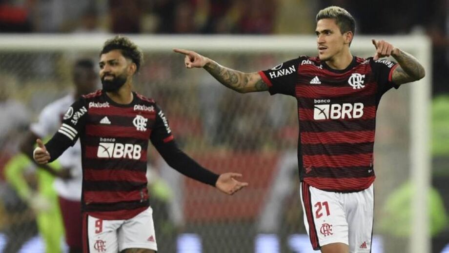 Pedro (dir.) comandou show do Flamengo no Maracanã na goleada por 7 a 1 sobre o Tolima