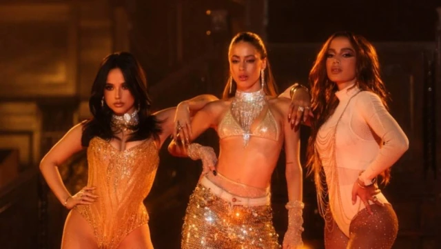 Anitta, Tini e Becky G em imagem promocional do clipe da música 'La Loto', parceria lançada nesta quarta, 6