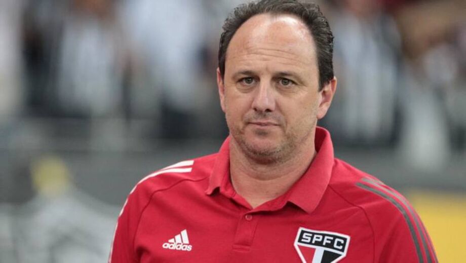 Rogério Ceni criticou a intervenção do VAR na partida do São Paulo contra o Atlético-MG
