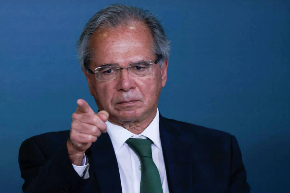 Para Guedes, há uma transição da PEC Kamikaze para a PEC das bondades. Segundo o ministro, a PEC atual, de R$ 40 bilhões, é a PEC das Bondades