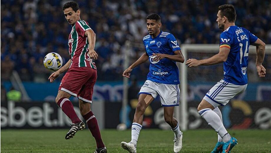 Fluminense supera o Cruzeiro, cala Mineirão lotado e avança na Copa do Brasil