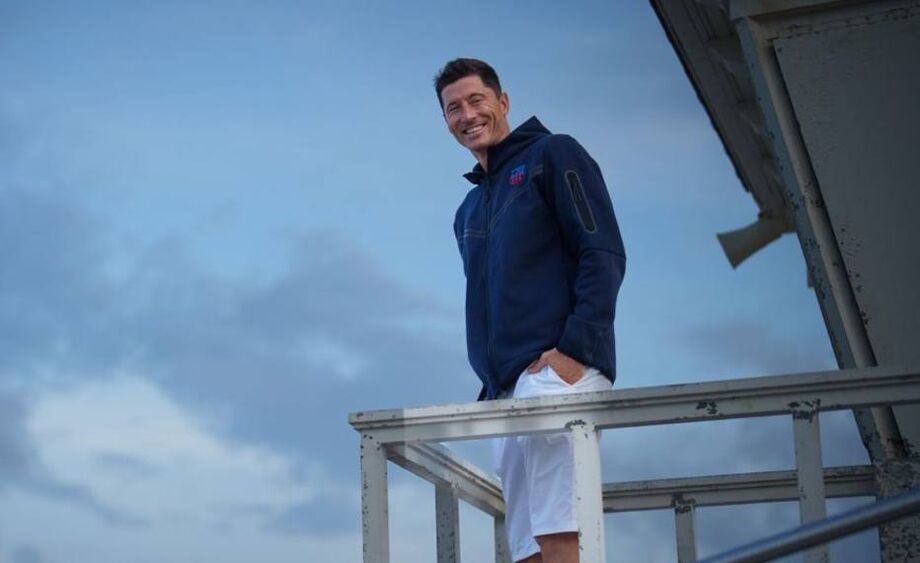 Lewandowski comemorou o acerto com o Barcelona após deixar o Bayern de Munique