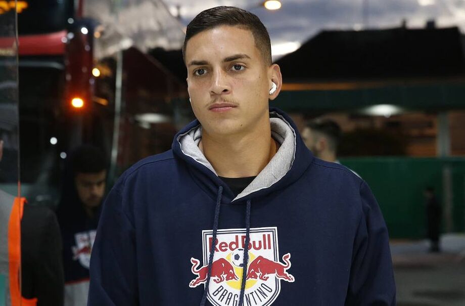 O zagueiro Renan, do Red Bull Bragantino, se envolveu em um acidente de trânsito que resultou na morte de um motociclista em Bragança Paulista
