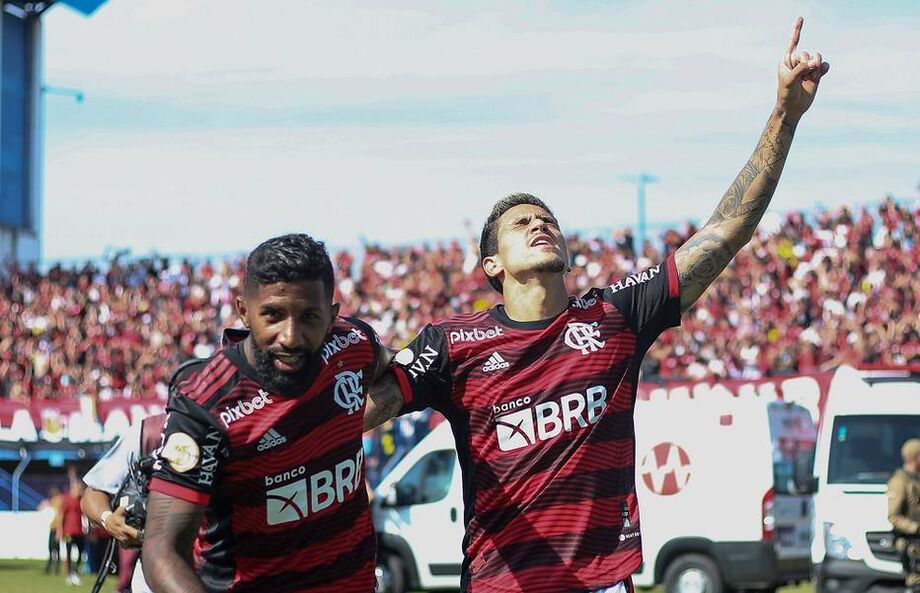 Pedro ganhou mais chances no Flamengo com a chegada de Dorival Júnior e correspondeu com gols, ganhando força na briga por uma vaga na Copa do Mundo