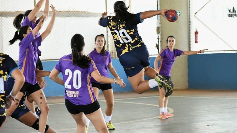 As inscrições devem ser entregues pelo representante da equipe na forma e, impreterivelmente, no prazo estabelecido