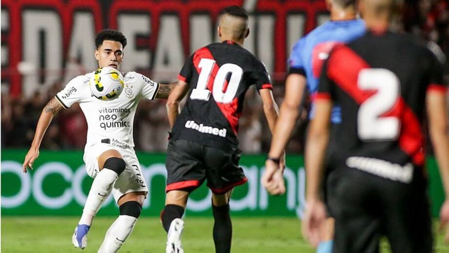 Du Queiroz revela ameaças sofridas após partida entre Atlético-GO e Corinthians