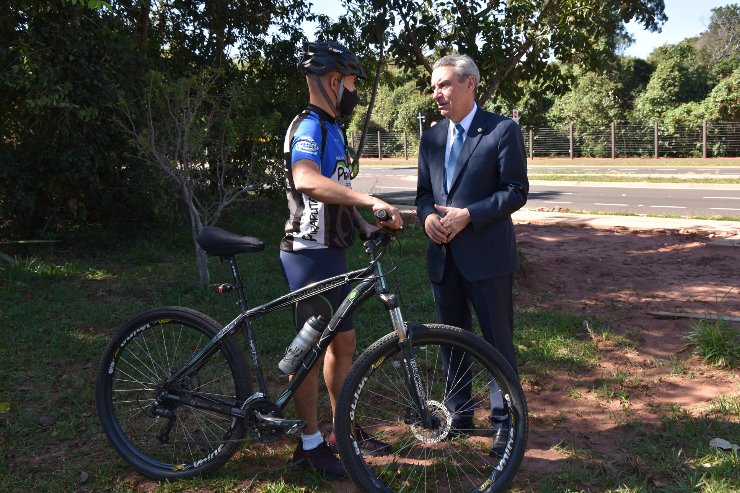 Presidente apresentou a indicação em nome da Casa para a construção do Centro. Servidor Elton utiliza a bike para vir trabalhar há mais de 2 anos