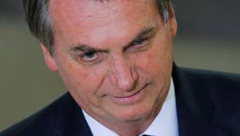 Ironizando o fato de não poder mencionar diretamente o PT e o PCC, Bolsonaro completou: É o grupo praticante de atividades ilícitas