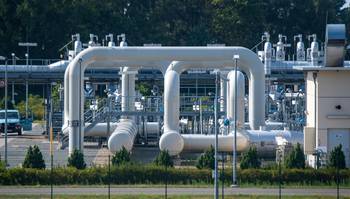O acordo veio um dia antes de a estatal russa Gazprom cortar o fluxo de gás pelo gasoduto Nord Stream para a Alemanha a cerca de um quinto da capacidade do duto