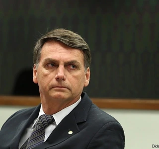 Quem está necessitado não quer saber se tem eleição ou não [este ano]. Para quem está passando fome, não interessa, respondeu o presidente ao ser questionado por jornalistas durante sua visita a Vitória do Mearim (MA)