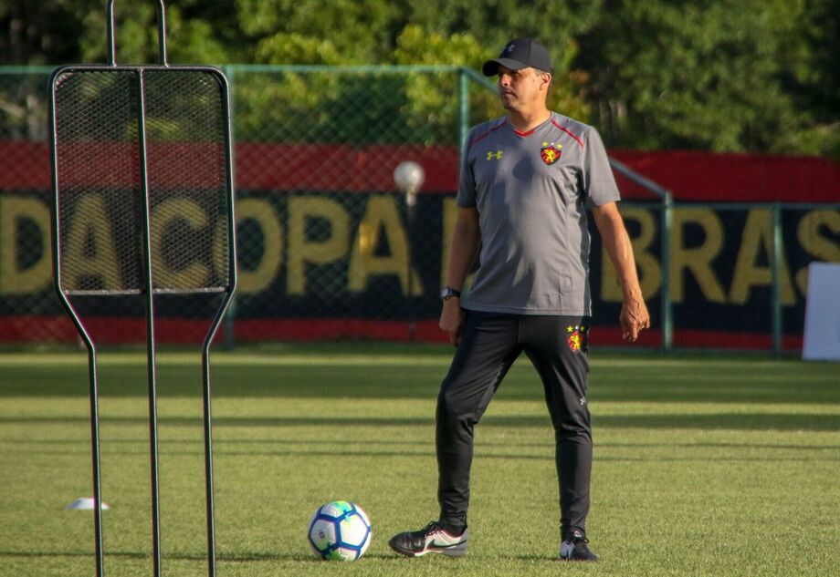 O treinador, Claudinei Oliveira
