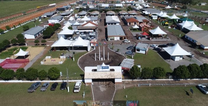 A 50ª EXPOBEL Exposição Agropecuária de Bela Vista, a 316 km da capital, edição 2022, começa na sexta-feira, (15), no Parque de Exposições Rio Apa, em Bela Vista.