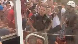 Ricardo Pereira Fernandes, de 44 anos, negou ter imitado um macaco e alegou que seu gesto, naquele momento, fazia alusão ao personagem Hulk, super-herói da Marvel