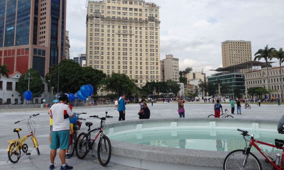 Em estilo art déco, foi projetado pelo arquiteto Joseph Gire, que também é responsável pelos projetos do Copacabana Palace e do Hotel Glória