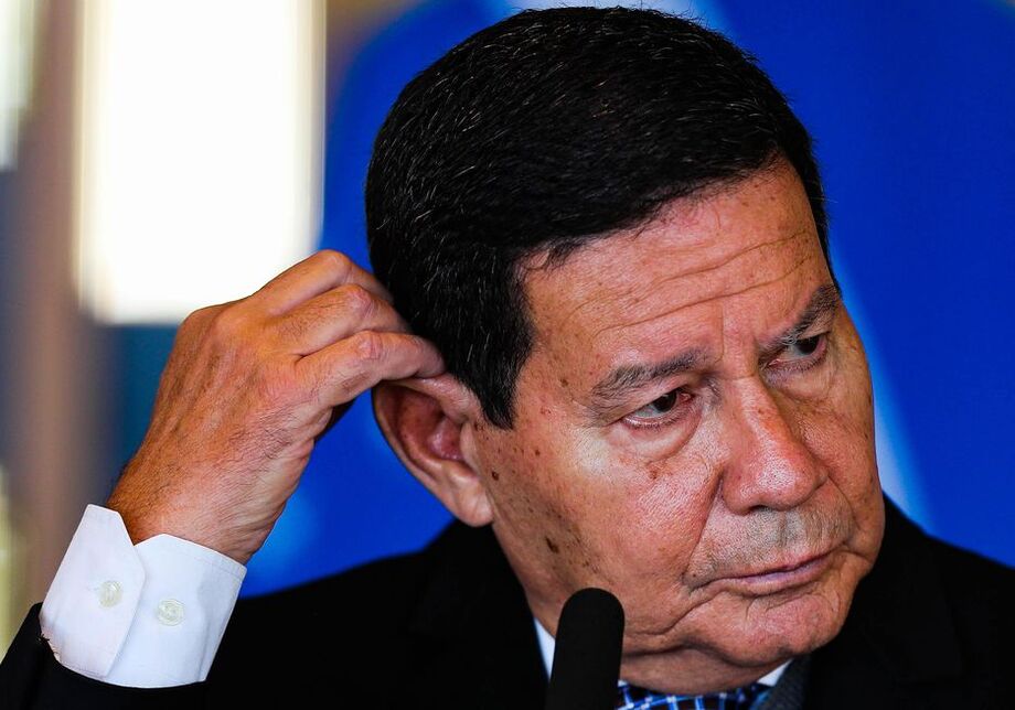 Pré-candidato a Senador pelo Republicanos, Hamilton Mourão criticou o que chamou de 'uso político' do assassinato do guarda municipal em Foz do Iguaçu
