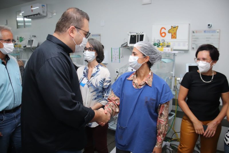 Desde então, o HE trabalhou para readequar sua infraestrutura para receber a melhoria e agora Alan, Waldno e Britto voltam a se encontrar para a entrega e implantação imediata, já que seis crianças aguardavam vagas na fila do Hospital Universitário da UFG