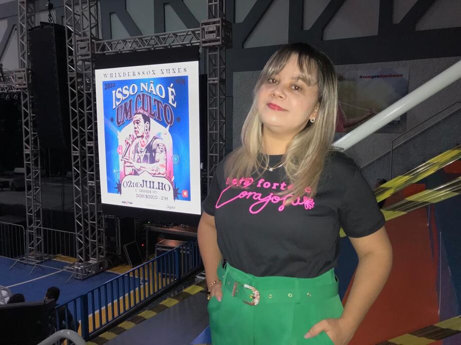 Marcela Barros foi a ganhadora do sorteio realizado pelo Jornal A Crítica para assistir o show e conhecer o artista.