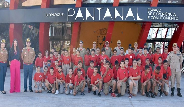 O grupo realizou um tour pelo complexo para conhecer o local onde irão desenvolver nos próximos dias o trabalho de conscientização com os visitantes