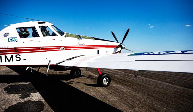 Aeronave que está ajudando