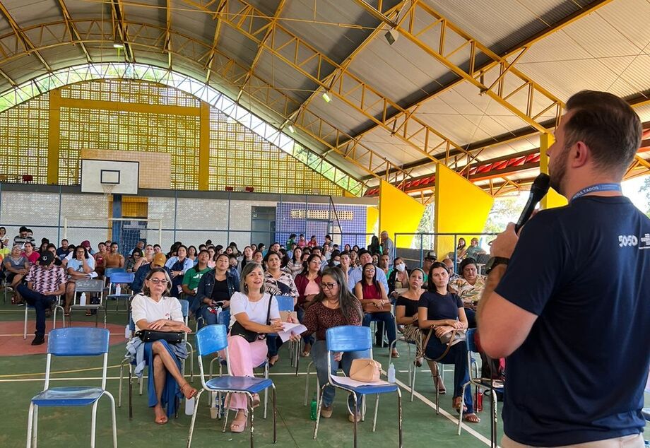 Metodologia Jovens Empreendedores Primeiros Passos foi apresentada para os professores da Rede Municipal