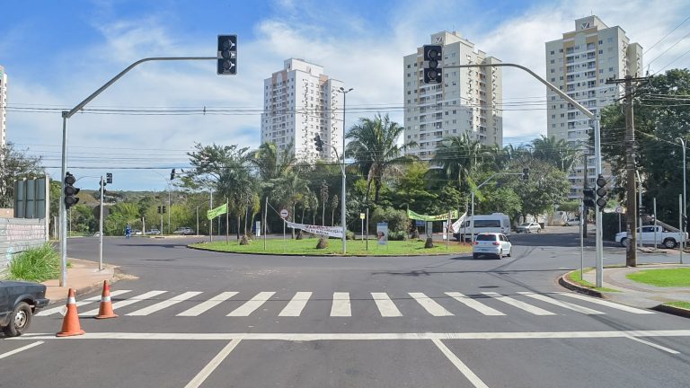 O binário passou a ser feito pela 14 de Julho /13 de Maio para quem vai em direção ao Centro da cidade