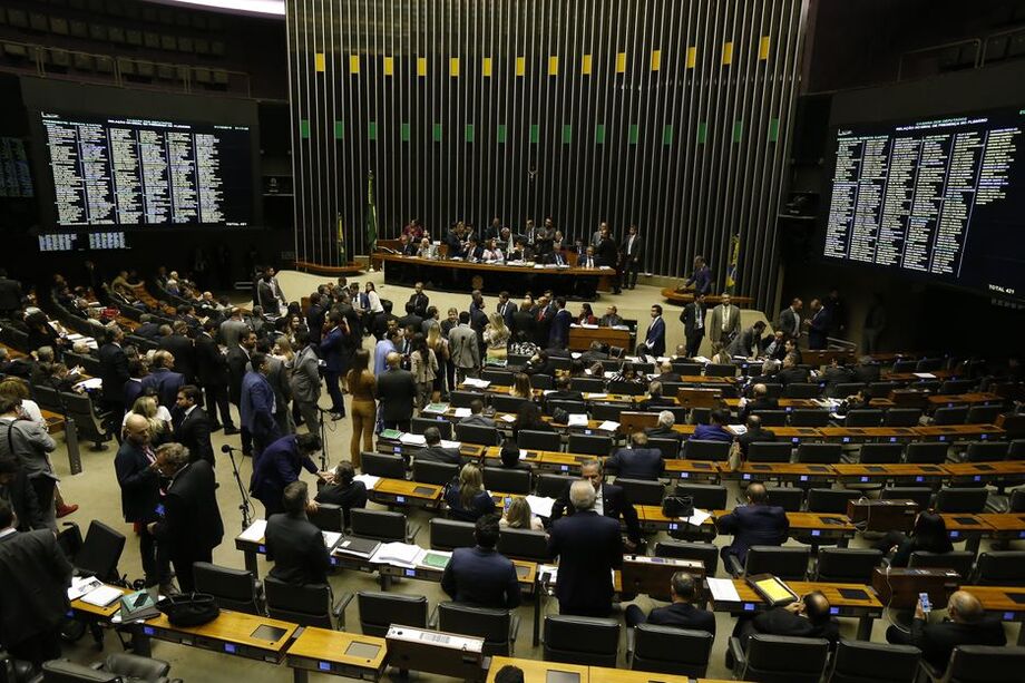 Em alguns casos, políticos optam pela Câmara para serem puxadores de votos. Em outros, protagonistas de escândalos de corrupção visam a sobrevivência política ao tentar um caminho mais fácil de voltar a ter um mandato