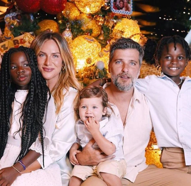 Giovana Ewbank e Bruno Gagliasso são pais de Titi, Bless e Zyan
