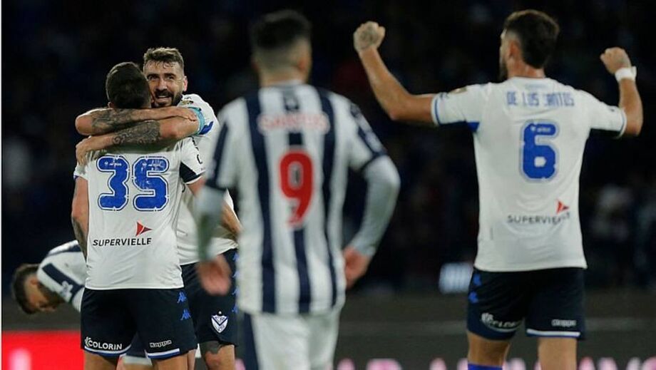 Vélez Sarsfield bate Talleres em Córdoba e se classifica para a semifinal