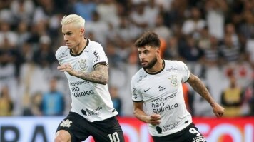 Apesar da classificação para a final na Copa, o Corinthians frustrou um pouco o torcedor com uma queda considerável na tabela do Brasileirão