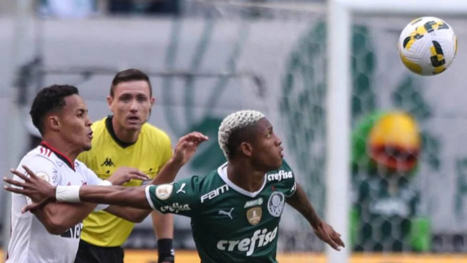 Palmeiras e Flamengo se enfrentam pela 23ª rodada do Campeonato Brasileiros no estadio Allianz Parque.