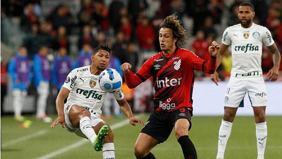 Athletico-PR e Palmeiras se enfrentaram na Arena da Baixada nesta terça