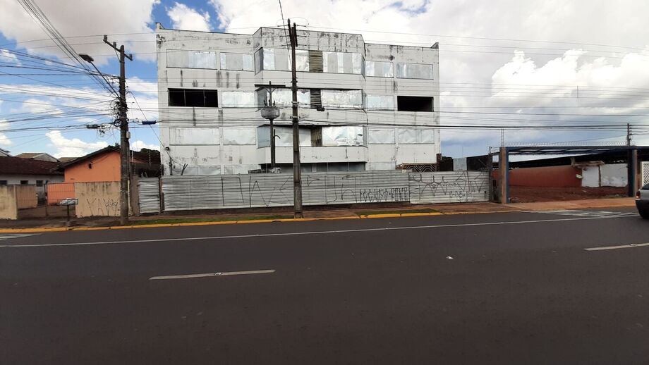 O lote 02 é bem próximo do primeiro. Fica na Rua Brilhante 1875, Bairro Vila Bandeirantes e seu lance inicial é de R$ 4.182.000,00