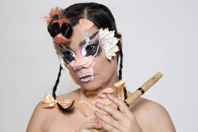 Cantora Björk lançará novo álbum no último trimestre de 2022